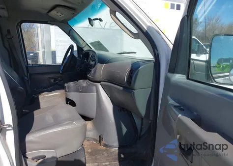 2008 Ford E-150 Commercial/Recreational z USA, uszkodzony, nr VIN 1FTNE14W48DA51758